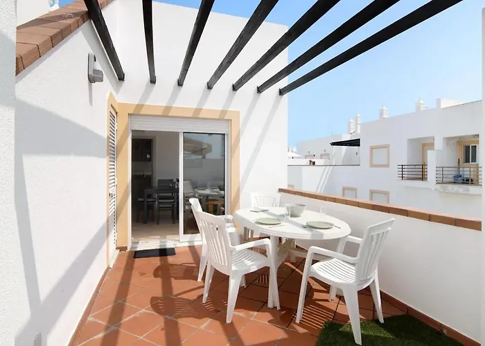 Apartment Quinta Gomeira By Amandio Batista