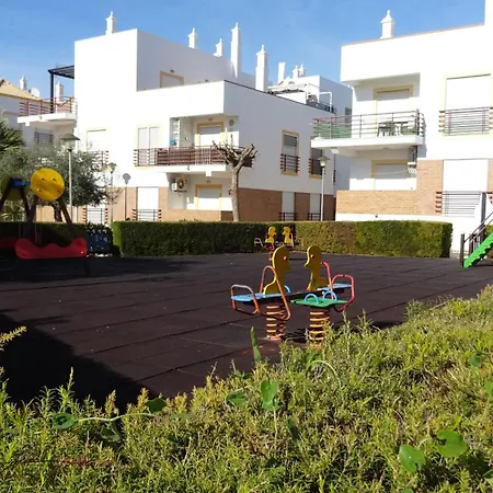Quinta Gomeira By Amandio Batista Cabanas De Tavira